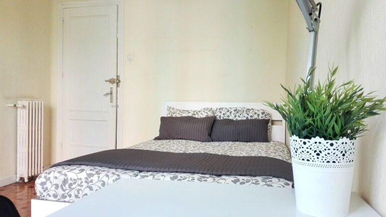 Well-equipped room in Fernández de los Ríos