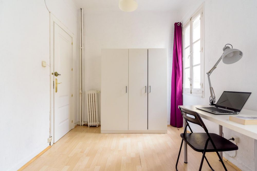 Charming room in Fernández de los Ríos