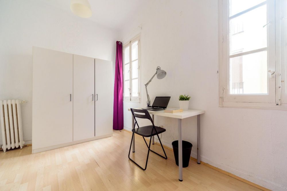 Charming room in Fernández de los Ríos