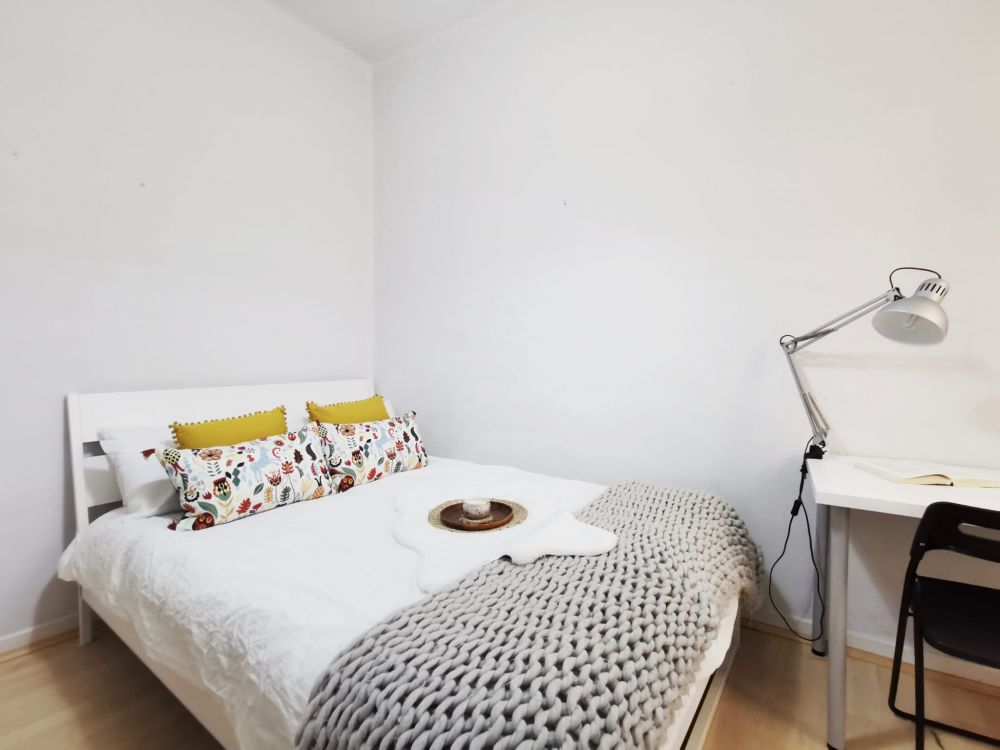 Nice double room in Fernández de los Ríos