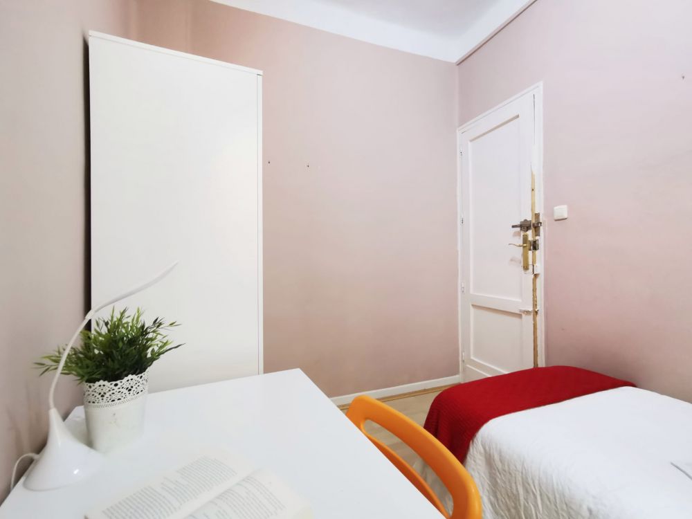 Modern room in Fernández de los Ríos