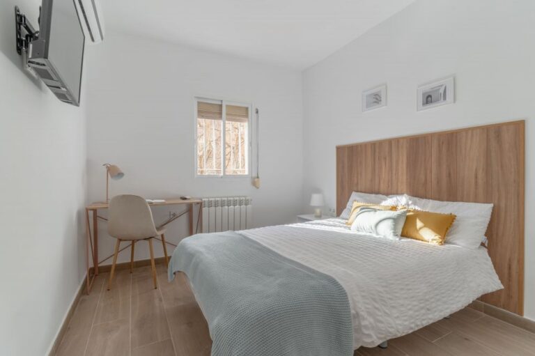 Spacious room in&nbsp;Comillas