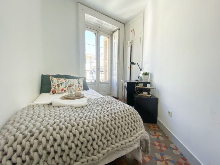 Cozy room in the centre, Galdo Street