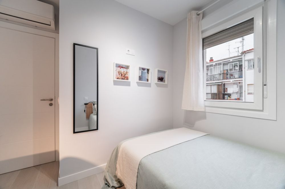 Bright room on Ganges Street