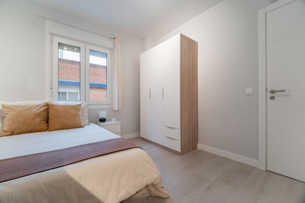 Spacious room on Ganges Street
