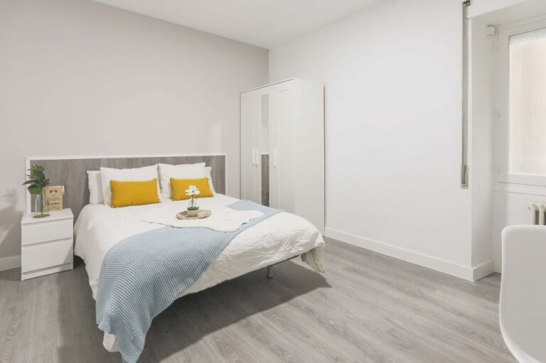 Large room in Galileo Street