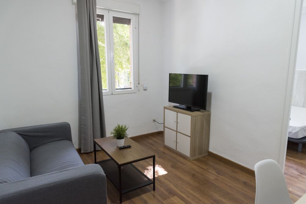 Spacious double room in General Lacy Street