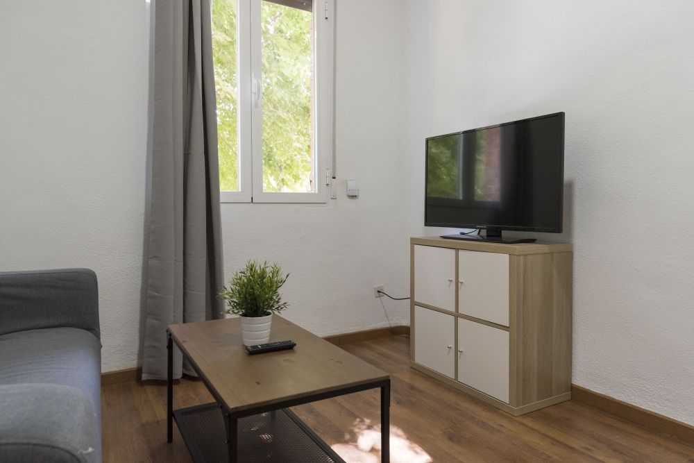 Spacious double room in General Lacy Street