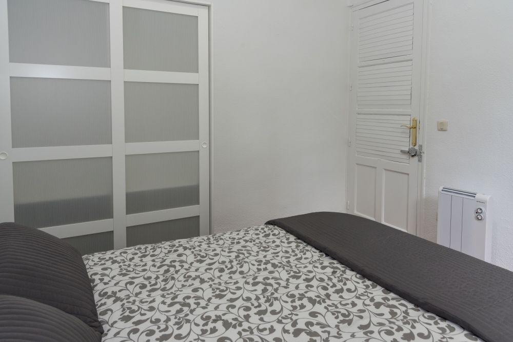Spacious double room in General Lacy Street