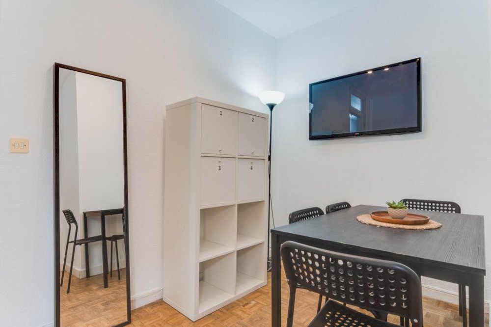 Beautiful single bedroom in Calle Hermosilla