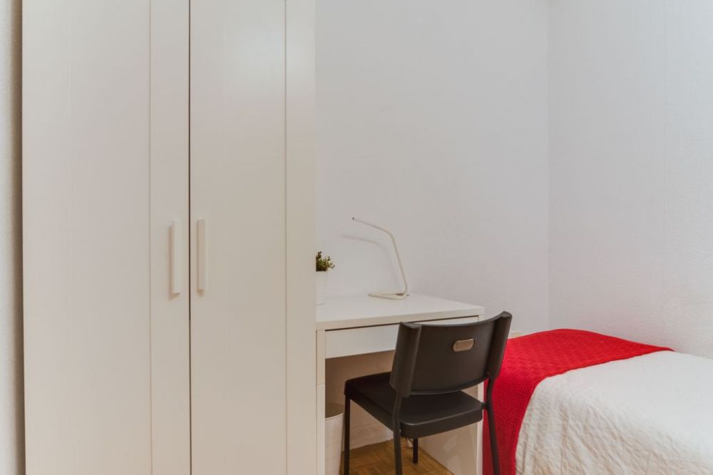 Cozy bedroom in Calle Hermosilla