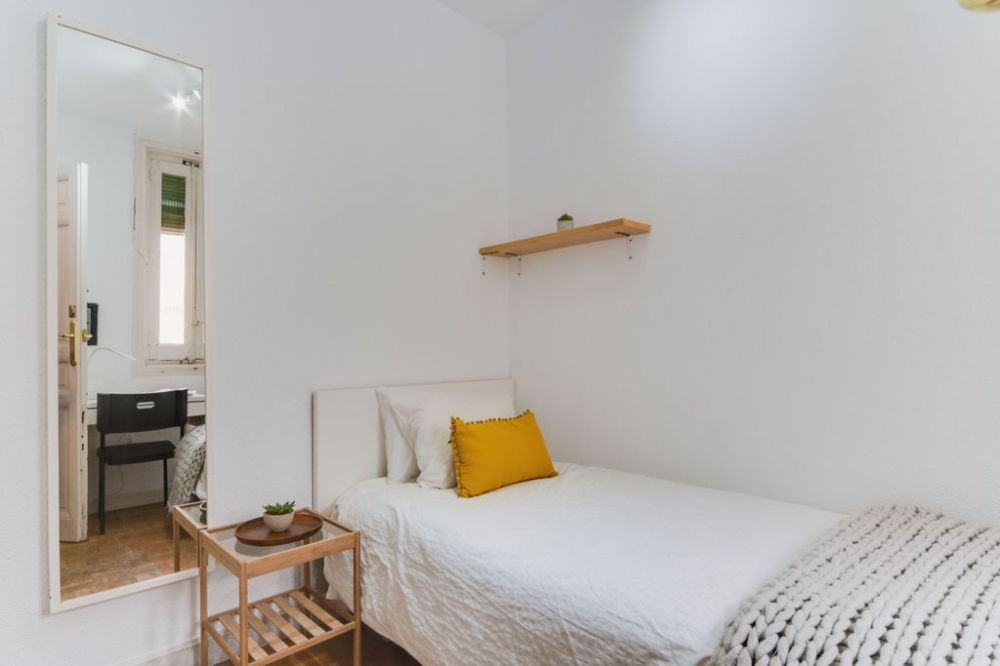Beautiful single bedroom in Calle Hermosilla