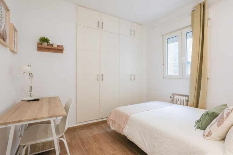 Comfortable room in Plaza España