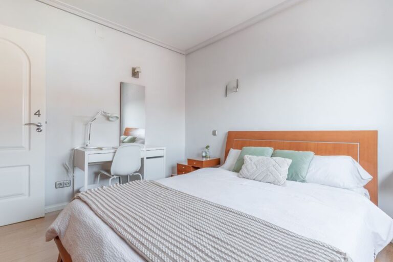 Spacious room in Motilla del Palancar