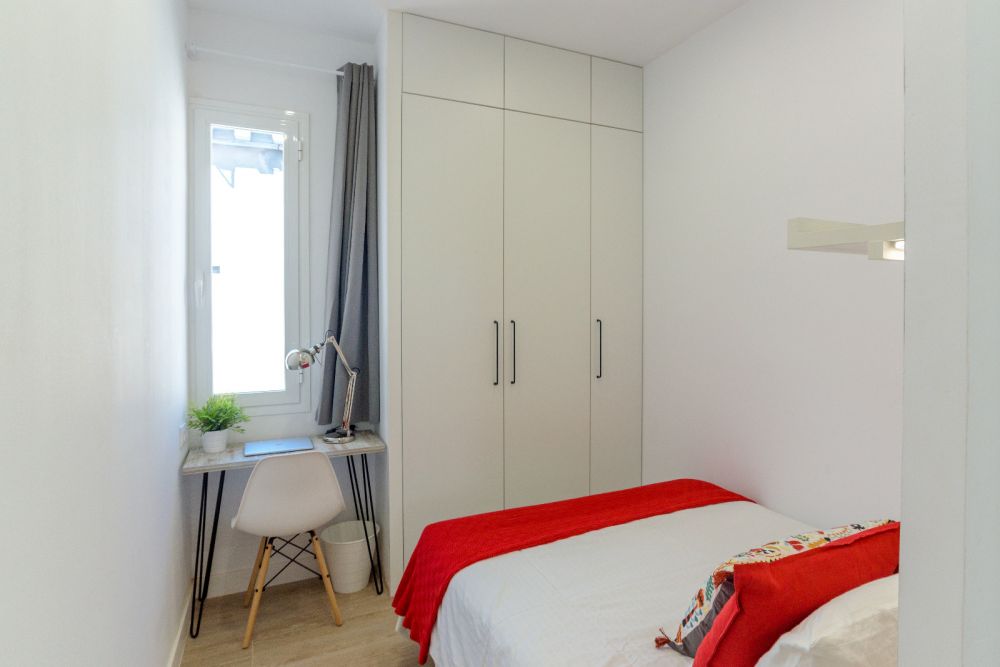 Cozy room in Mesón de Paredes