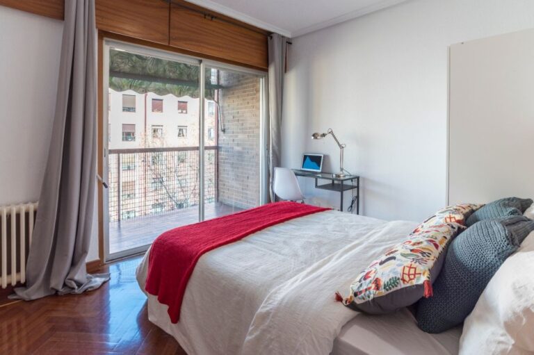 Lovely room in Menéndez Pelayo