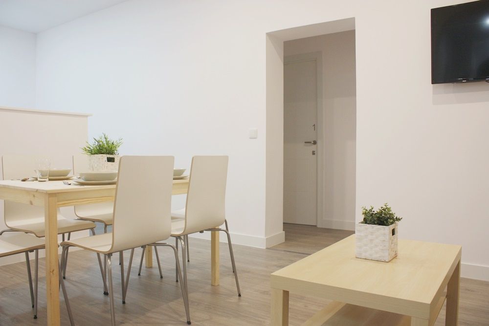 Large and beautiful room in Núñez de Balboa Street