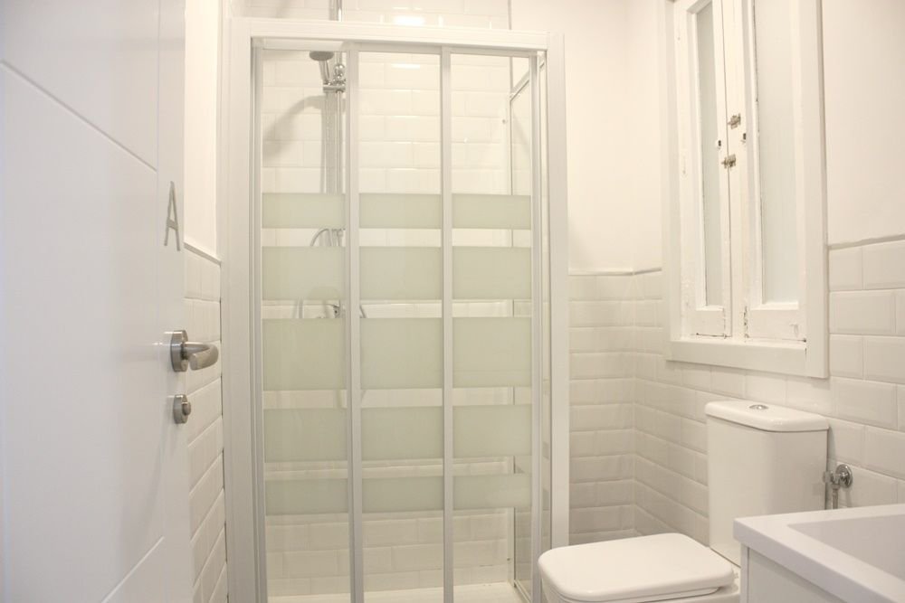 Large and beautiful room in Núñez de Balboa Street