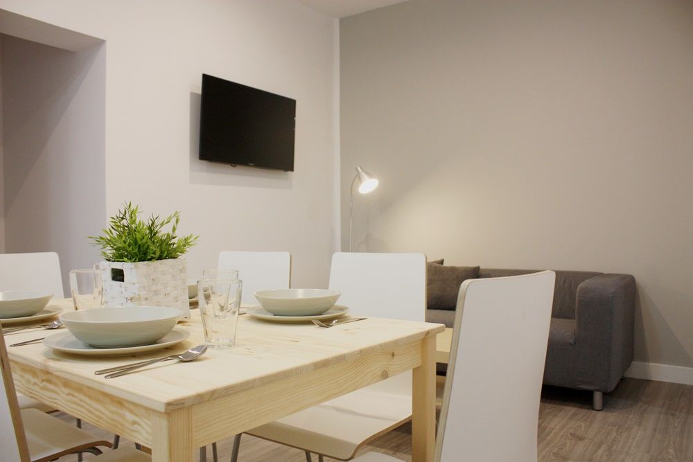 Large and beautiful room in Núñez de Balboa Street