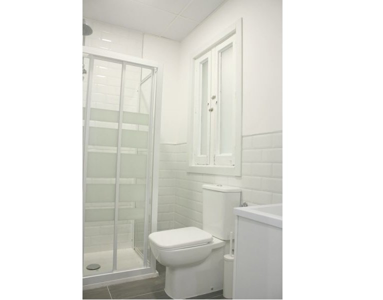 Large and beautiful room in Núñez de Balboa Street