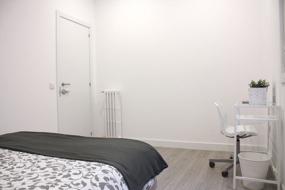 Large room in Núñez de Balboa Street
