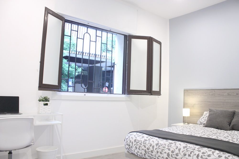 Large room in Núñez de Balboa Street