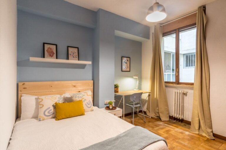 Spacious&nbsp;and&nbsp;cozy&nbsp;room in Tetuán