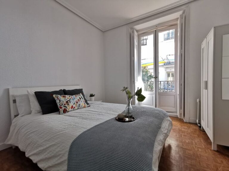 Bright room in Callao