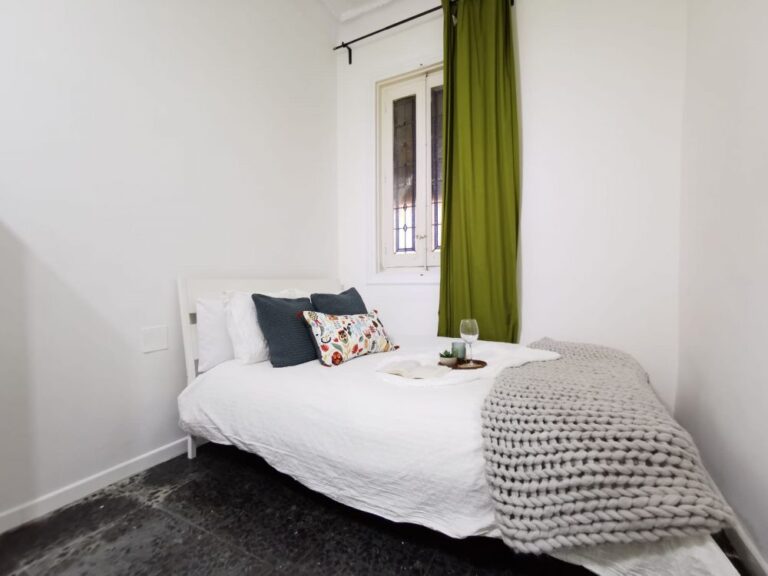 Nice room in Preciados