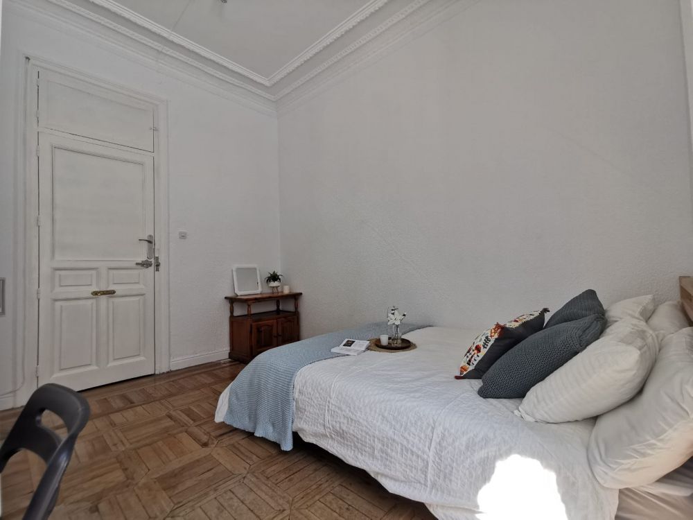 Beautiful room in Preciados, Madrid