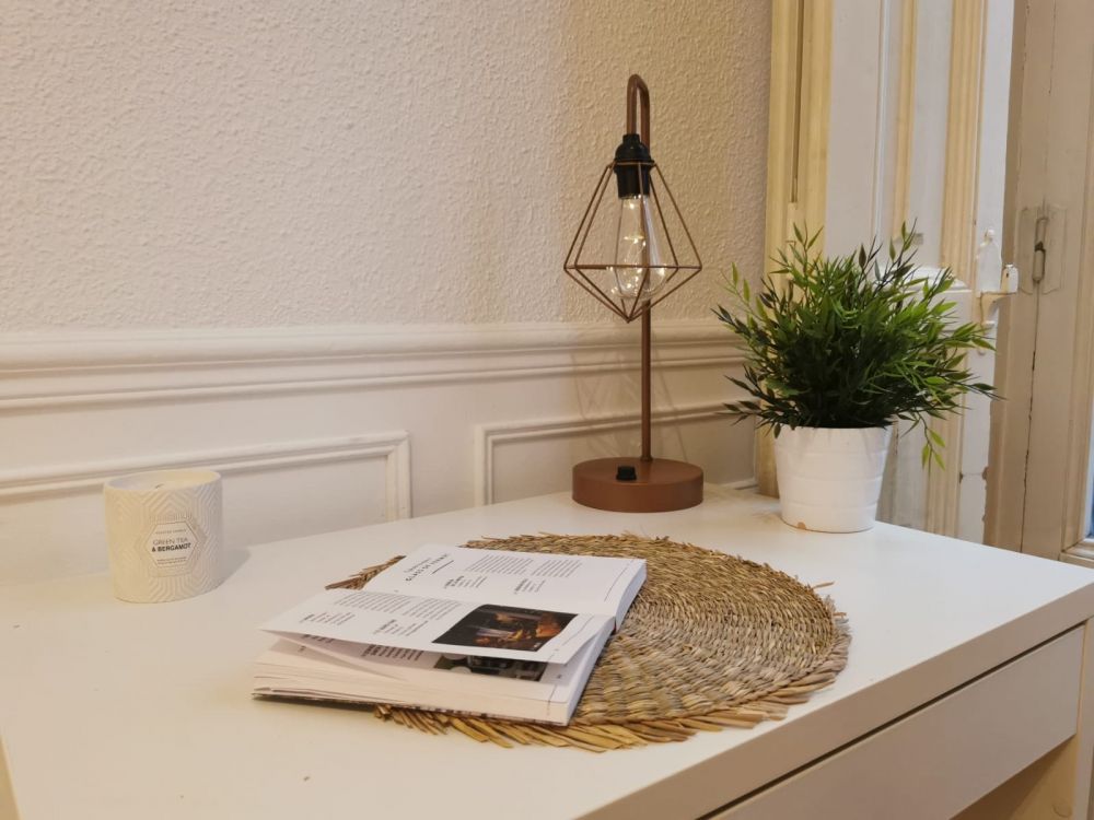 Fully furnished room in Madrid