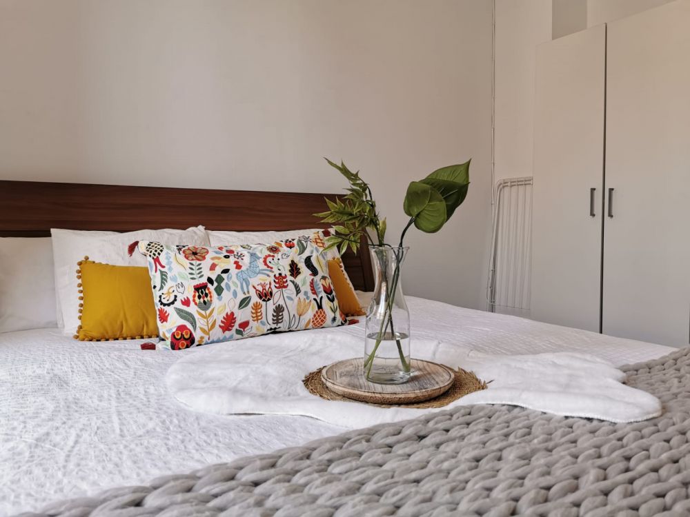 Bright room in Preciados Street