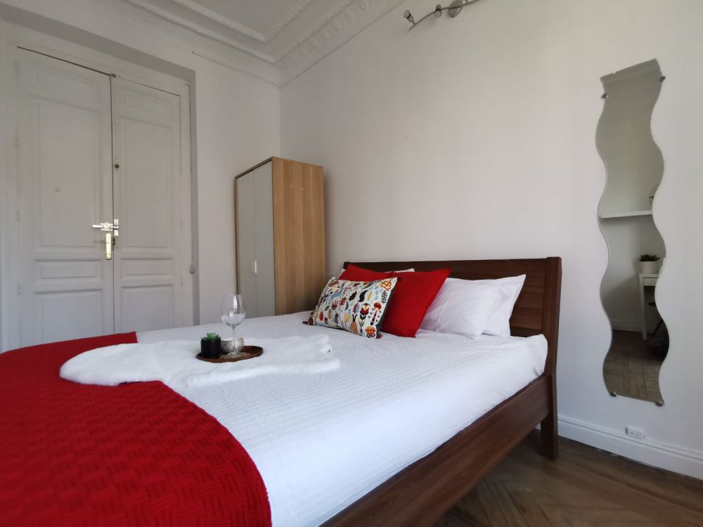 Very beautiful room in Preciados