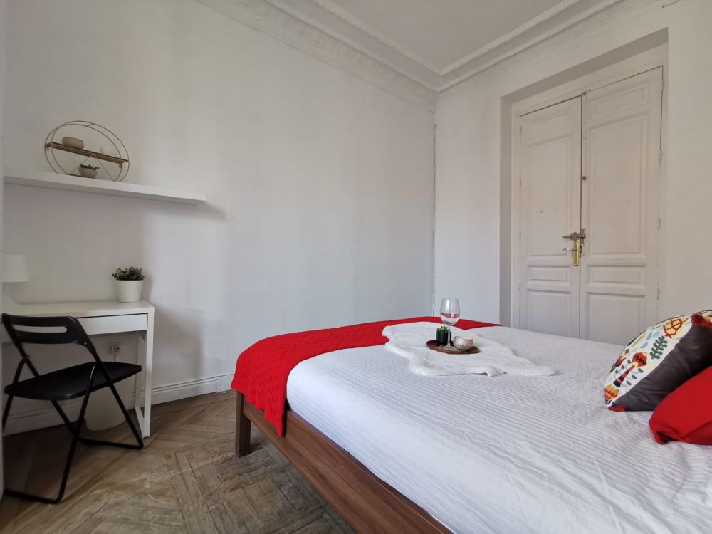Very beautiful room in Preciados