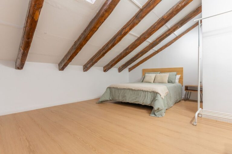 Large room in the centre of Madrid