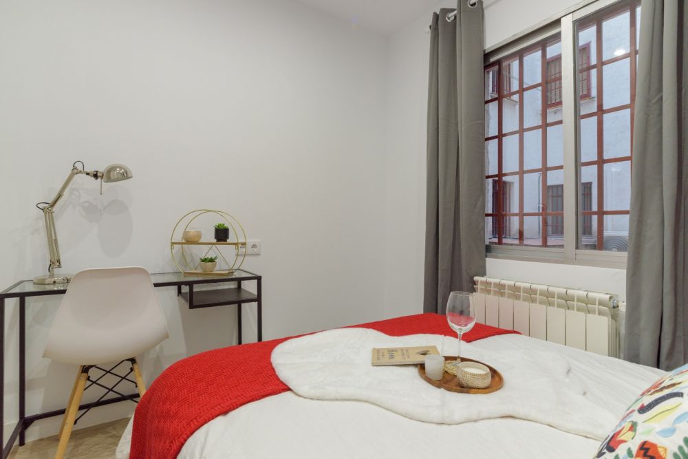 Beautiful room in Paseo Delicias