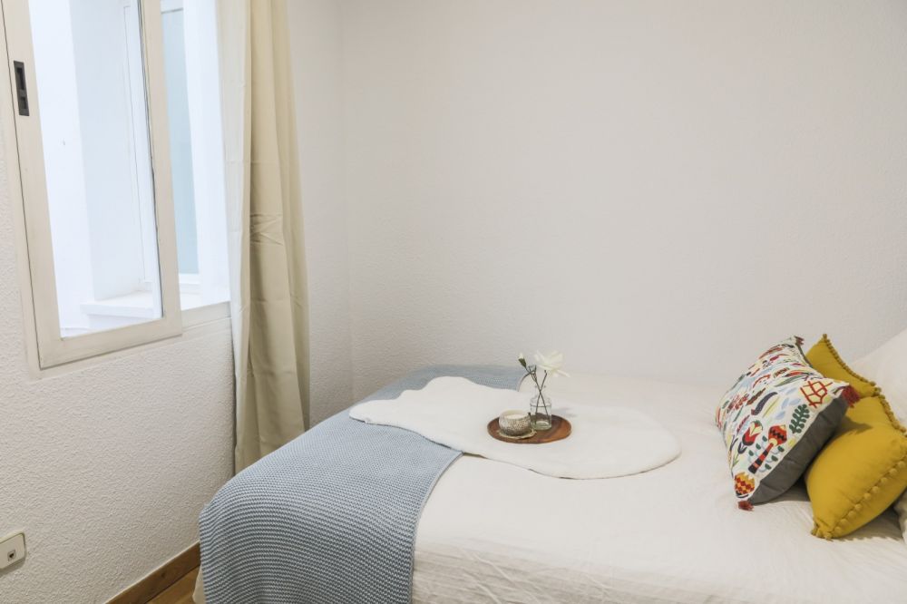 Warm double room in Paseo Delicias