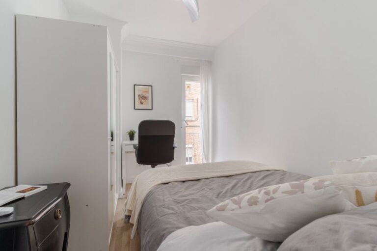 Room with balcony in&nbsp;Villaverde