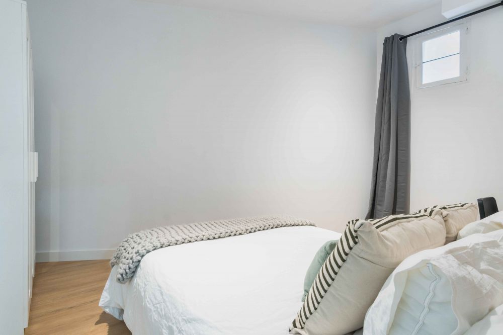 Fantastic room at Plaza de la Marina Española