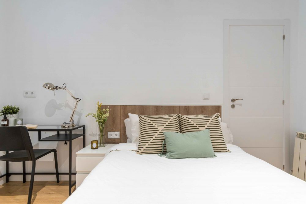 Fantastic room at Plaza de la Marina Española