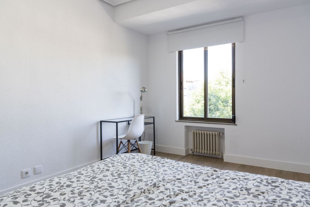 Cozy room in Paseo de los Pontones street