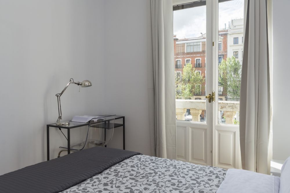Wonderful room in Plaza de Santa Ana