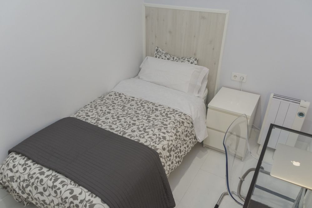 Nice room in Plaza de Santa Ana