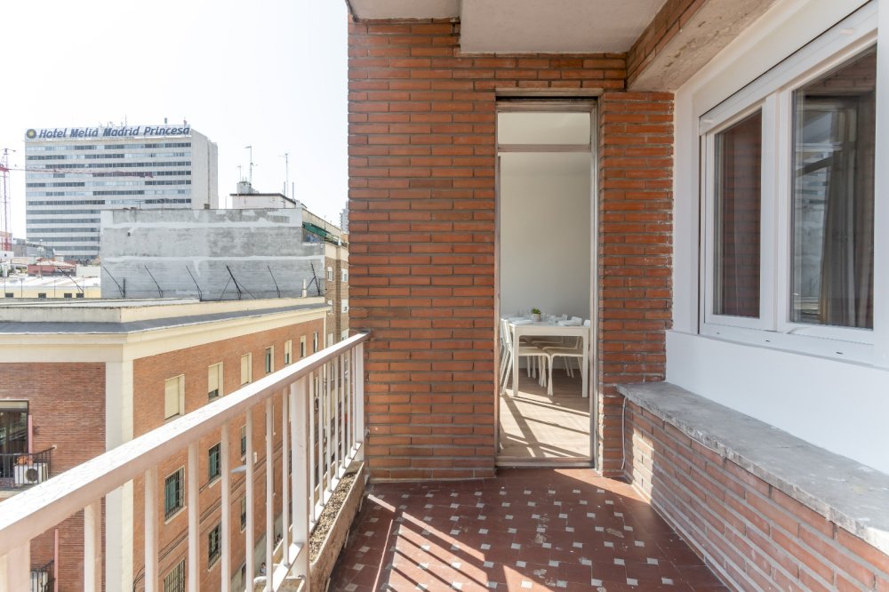 Espaciosa habitación doble en calle Quintana
