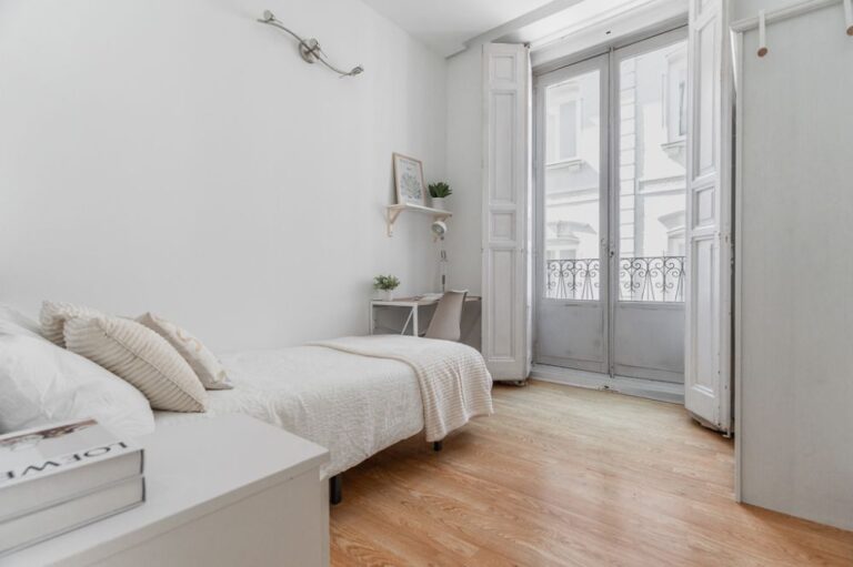 Private room in Redondilla Street