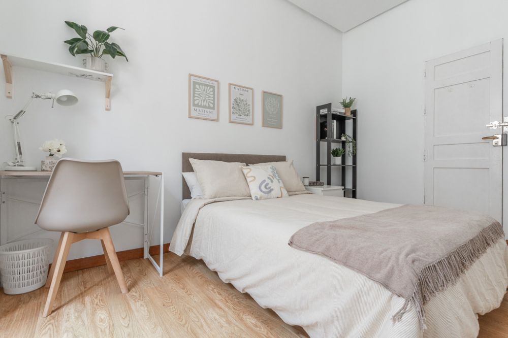 Beautiful room in Redondilla Street