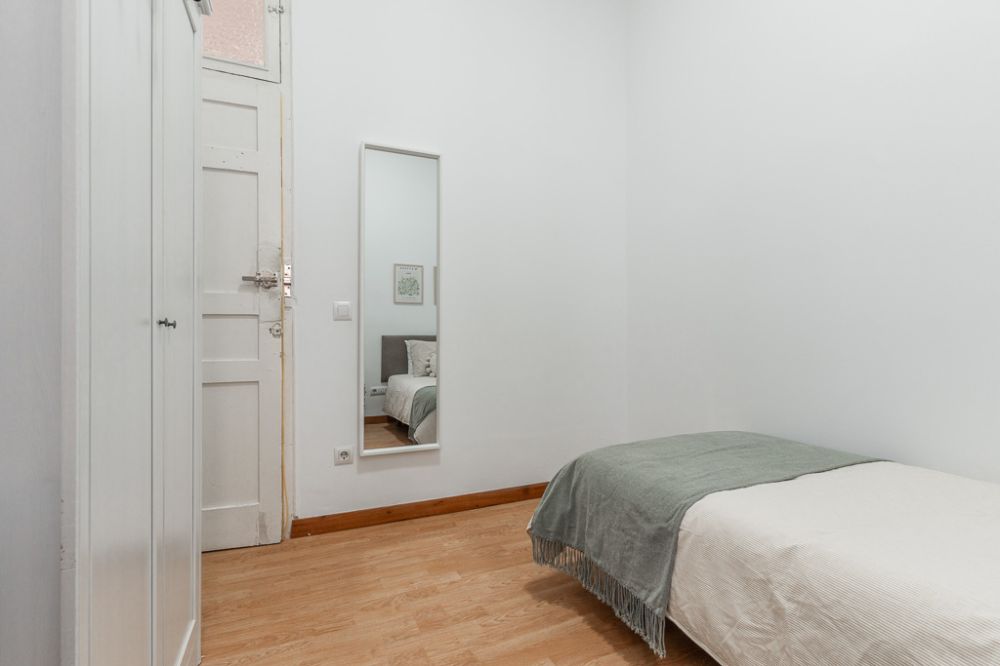 Cozy room in Redondilla Street