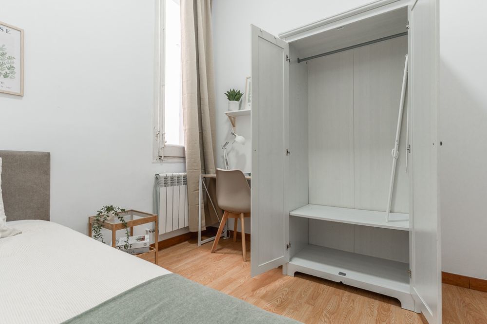 Cozy room in Redondilla Street