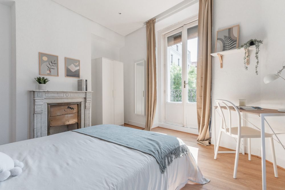 Bright room in Redondilla Street