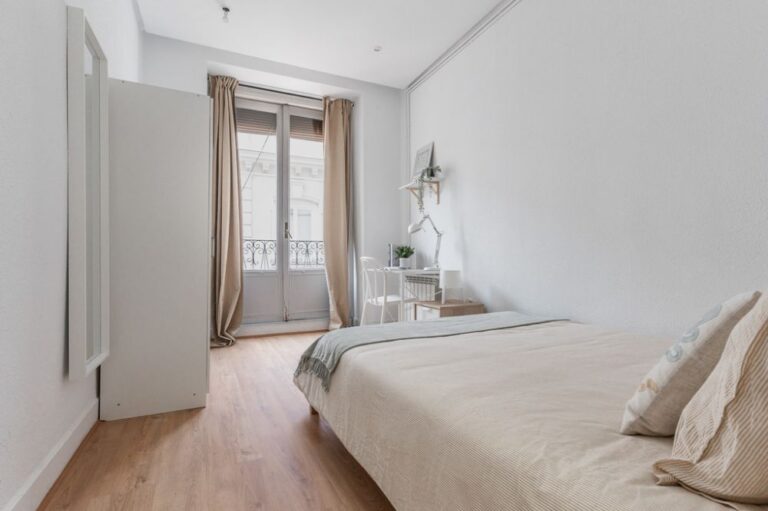 Nice room in Redondilla Street